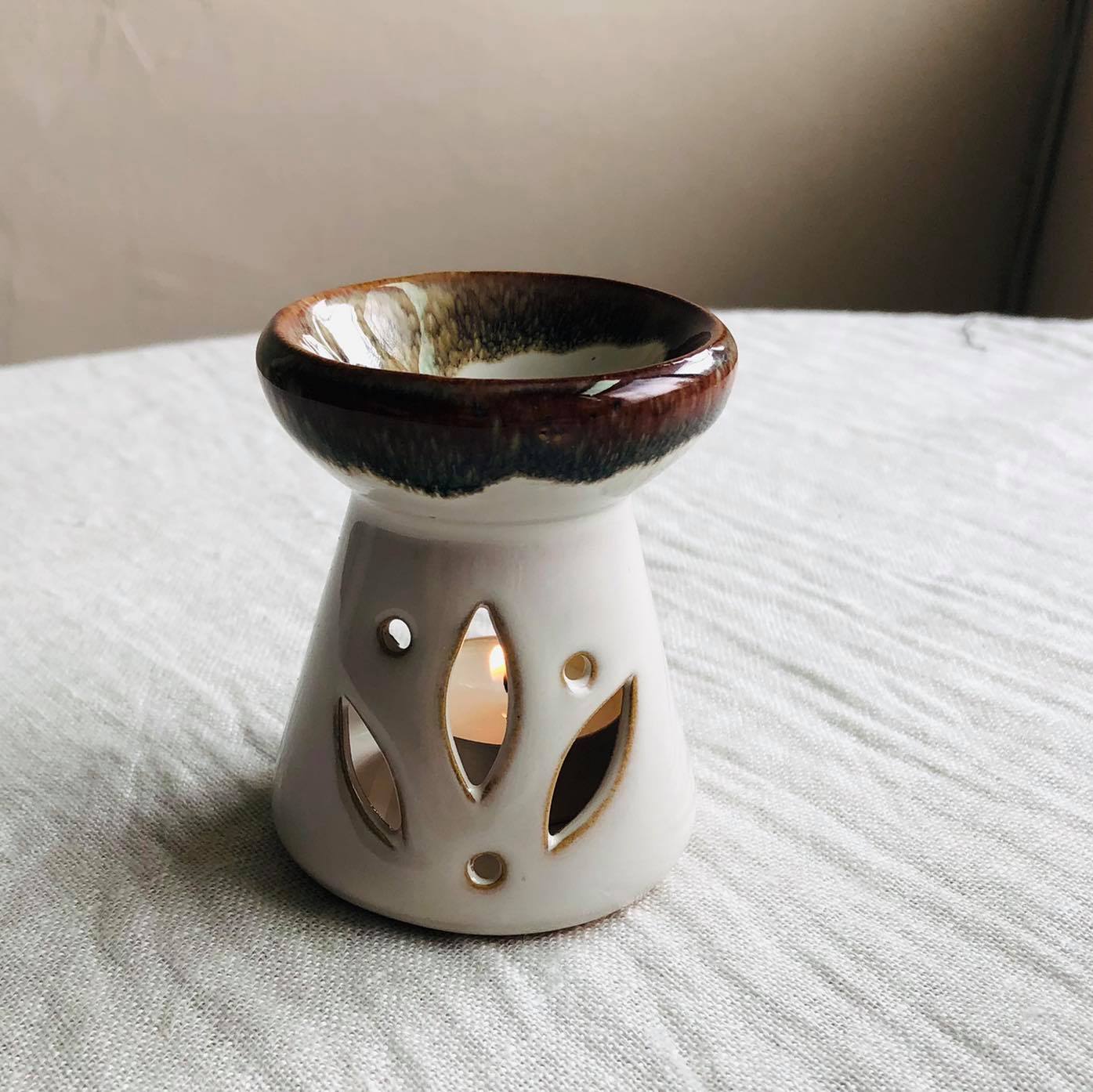 泰國陶瓷小花瓣精油香氛燈(兩色)